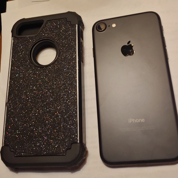 UNLOCKED iphone 7 256GB and unlocked  iphone 6s 128GB - Picture 2 of 7